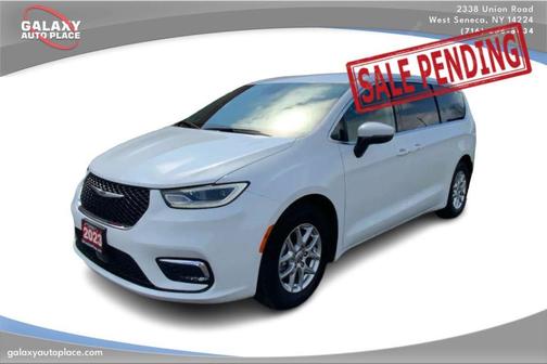 Bright White Clearcoat 2023 Chrysler Pacifica Touring-L