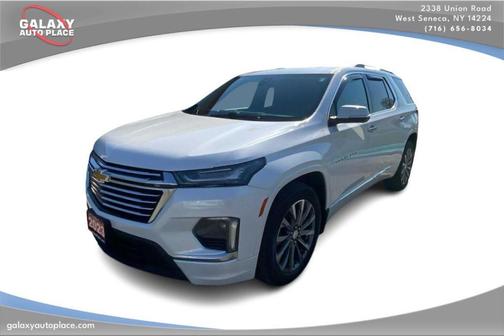 Iridescent Pearl Tricoat 2023 Chevrolet Traverse Premier