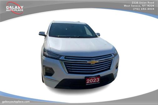 Iridescent Pearl Tricoat 2023 Chevrolet Traverse Premier
