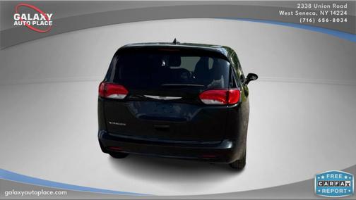 2023 Chrysler Voyager LX
