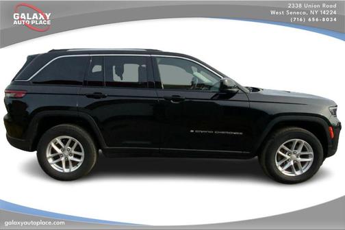 Diamond Black 2023 Jeep Grand Cherokee Laredo