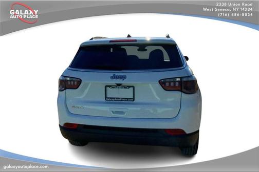 Bright White Clearcoat 2024 Jeep Compass Latitude