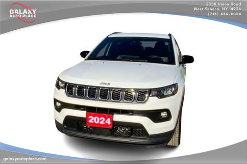 Bright White Clearcoat 2024 Jeep Compass Latitude