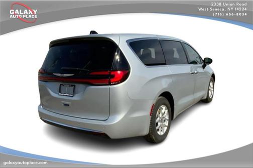 2024 Chrysler Pacifica Touring-L