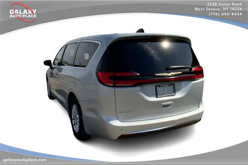 2024 Chrysler Pacifica Touring-L