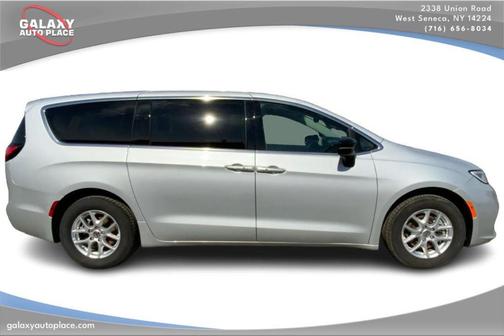 2024 Chrysler Pacifica Touring-L