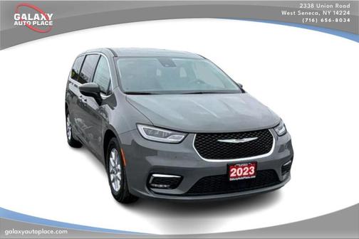 2023 Chrysler Pacifica Touring-L