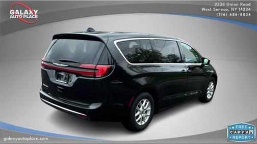 2023 Chrysler Pacifica Touring-L