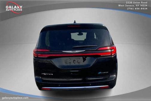 2024 Chrysler Pacifica Hybrid Select