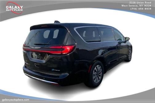 2024 Chrysler Pacifica Hybrid Select