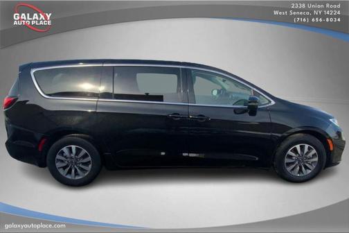 2024 Chrysler Pacifica Hybrid Select