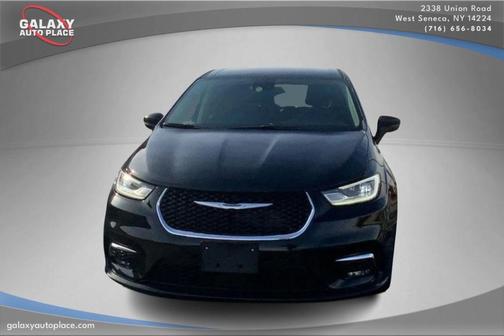 2024 Chrysler Pacifica Hybrid Select