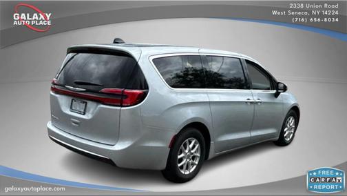2023 Chrysler Pacifica Touring-L
