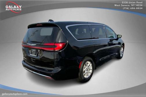 2024 Chrysler Pacifica Touring-L