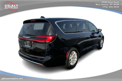 2024 Chrysler Pacifica Touring-L
