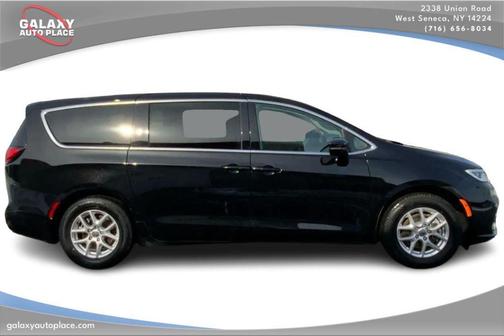 2024 Chrysler Pacifica Touring-L