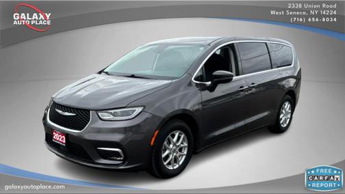 2023 Chrysler Pacifica Touring-L