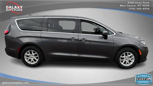 2023 Chrysler Pacifica Touring-L