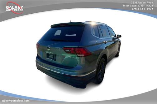 Platinum Gray Metallic 2022 Volkswagen Tiguan 2.0T SE
