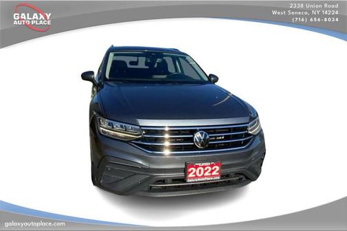 Platinum Gray Metallic 2022 Volkswagen Tiguan 2.0T SE