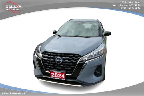 Boulder Gray Metallic 2024 Nissan Kicks SR