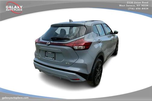 Boulder Gray Metallic 2024 Nissan Kicks SR