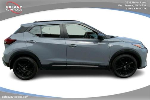 Boulder Gray Metallic 2024 Nissan Kicks SR
