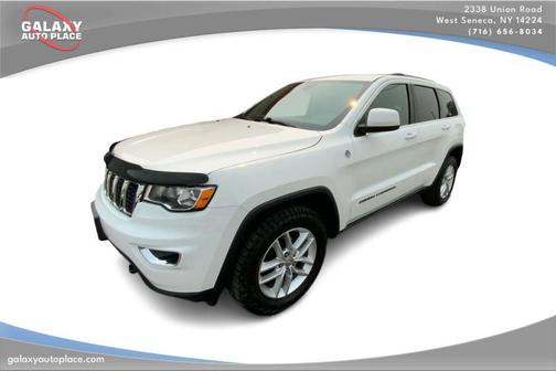 Bright White Clearcoat 2018 Jeep Grand Cherokee Laredo E