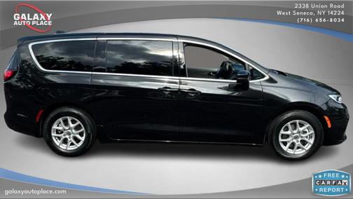 2023 Chrysler Pacifica Touring-L