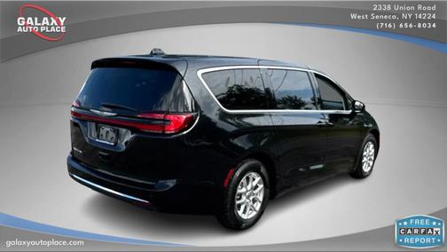 2023 Chrysler Pacifica Touring-L