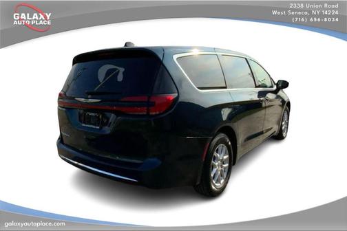 Fathom Blue Pearlcoat 2023 Chrysler Pacifica Touring-L