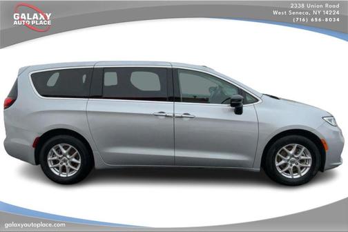 2024 Chrysler Pacifica Touring-L