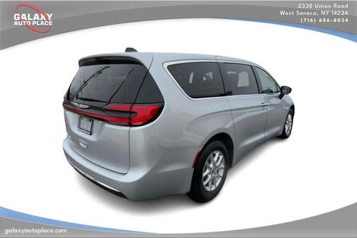 2024 Chrysler Pacifica Touring-L