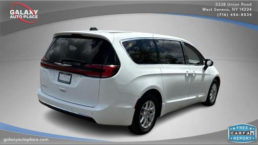 2023 Chrysler Pacifica Touring-L