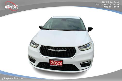 Bright White Clearcoat 2024 Chrysler Pacifica Touring-L