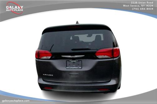 2023 Chrysler Voyager LX