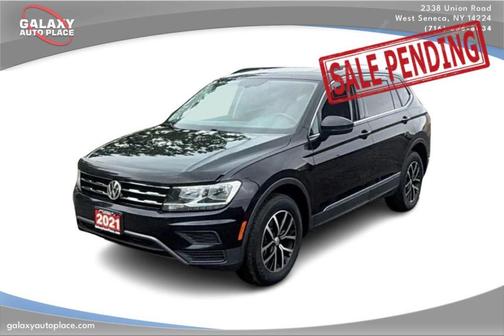 Deep Black Pearl Effect 2021 Volkswagen Tiguan 2.0T SE