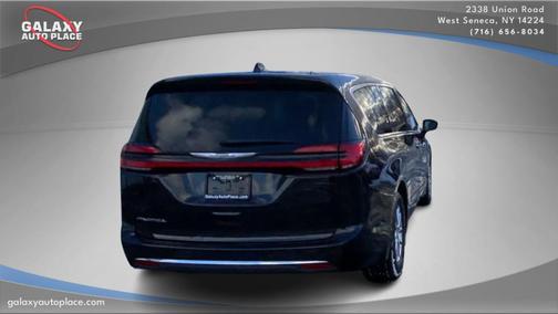 2024 Chrysler Pacifica Touring-L