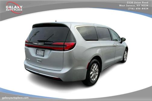 2024 Chrysler Pacifica Touring-L