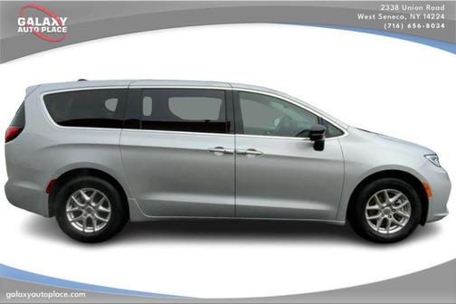 2024 Chrysler Pacifica Touring-L