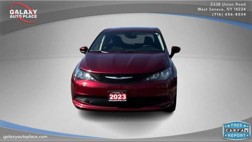 2023 Chrysler Voyager LX