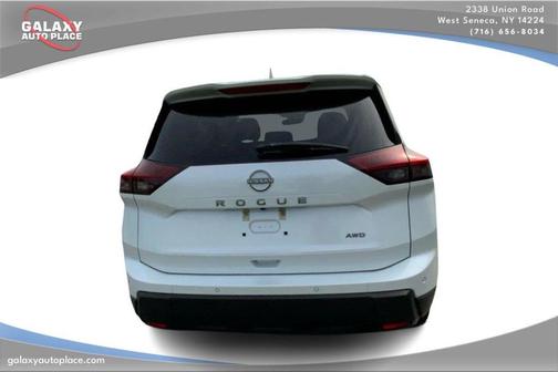 Everest White P 2025 Nissan Rogue SV