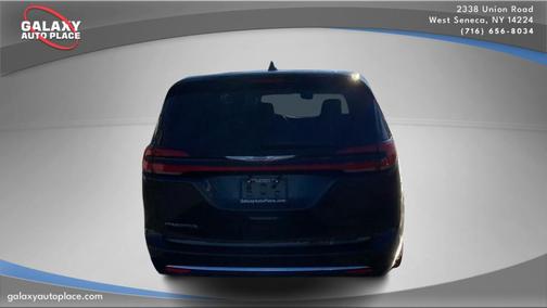 2023 Chrysler Pacifica Touring-L