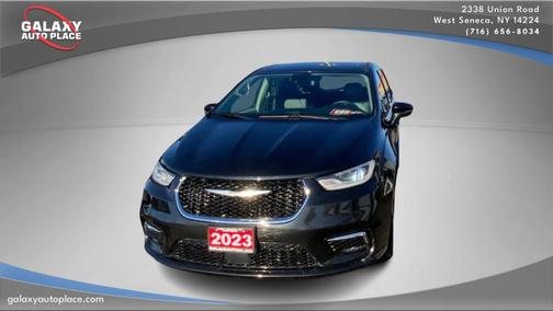 2023 Chrysler Pacifica Touring-L