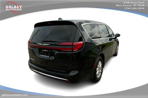 Diamond Black 2024 Chrysler Pacifica Touring-L