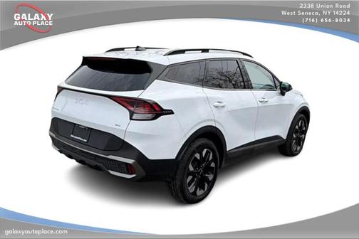 Glacial White Pearl 2023 Kia Sportage X-Line
