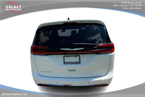 Bright White Clearcoat 2023 Chrysler Pacifica Touring-L