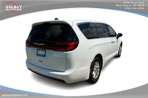 Bright White Clearcoat 2023 Chrysler Pacifica Touring-L