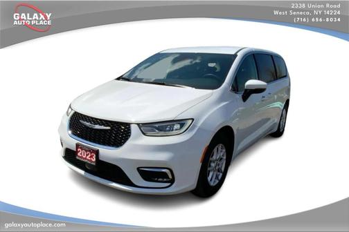Bright White Clearcoat 2023 Chrysler Pacifica Touring-L