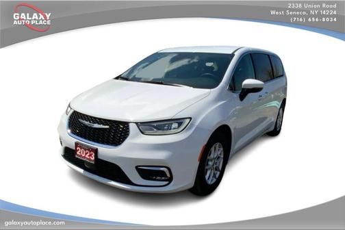Bright White Clearcoat 2023 Chrysler Pacifica Touring-L